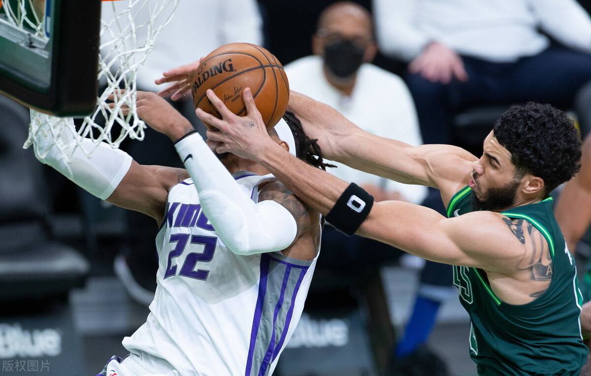 爱游戏大厅-关于深圳队鏖战广州队，福克斯高光表现的信息