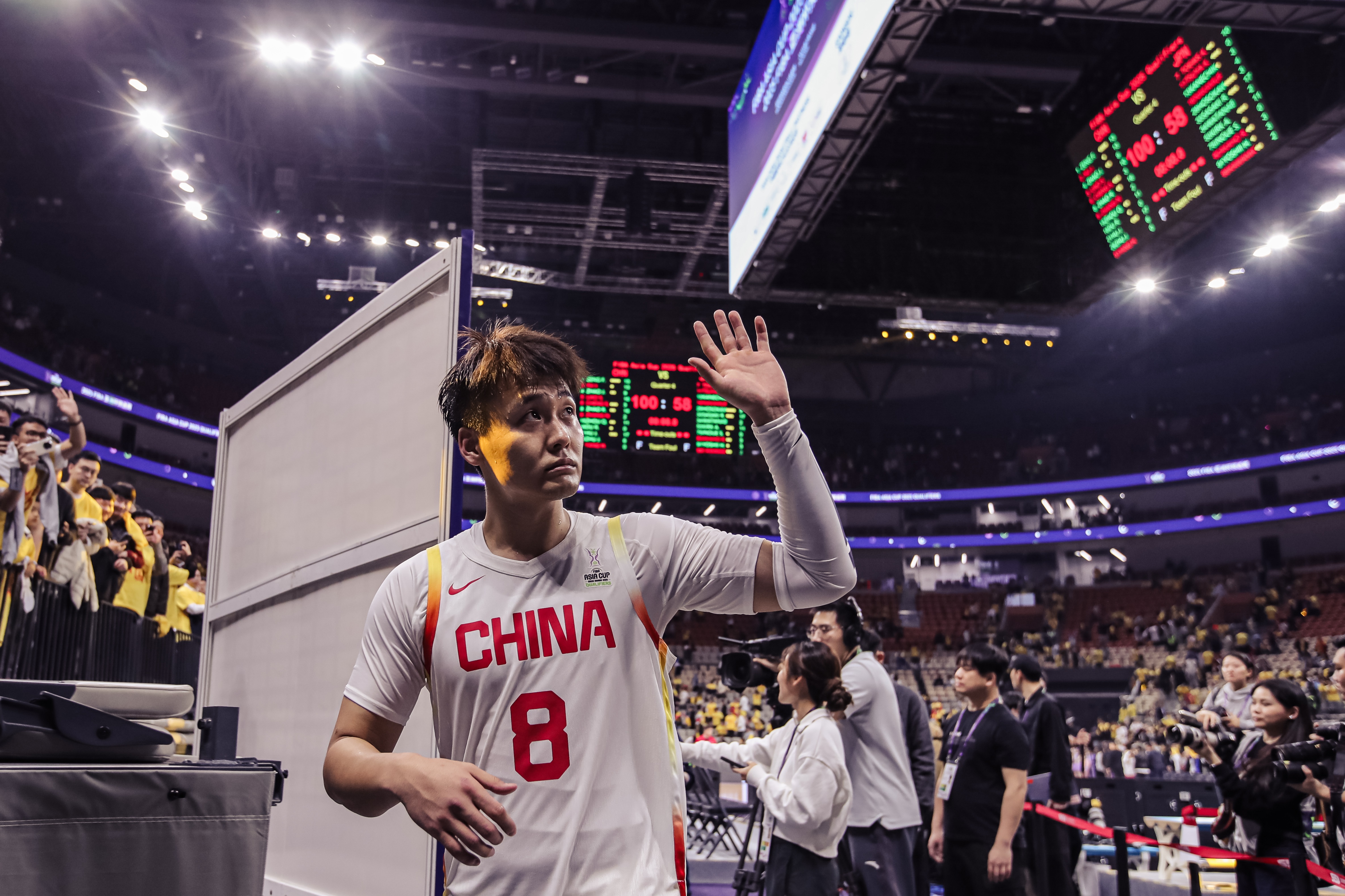 福建队完胜热火，赵继伟点燃赛场