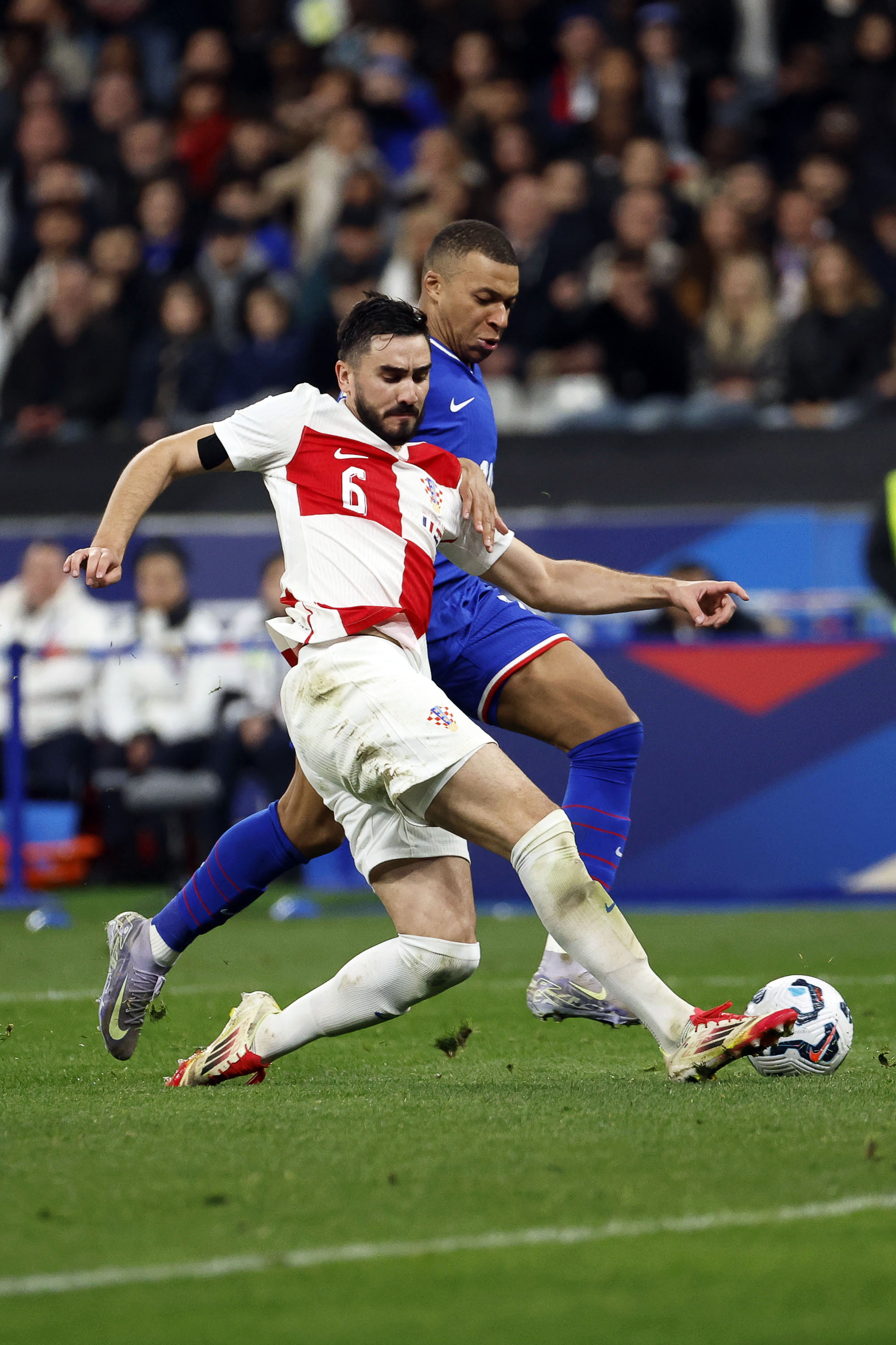 欧洲国家队备战欧锦赛预选赛，全力争取晋级