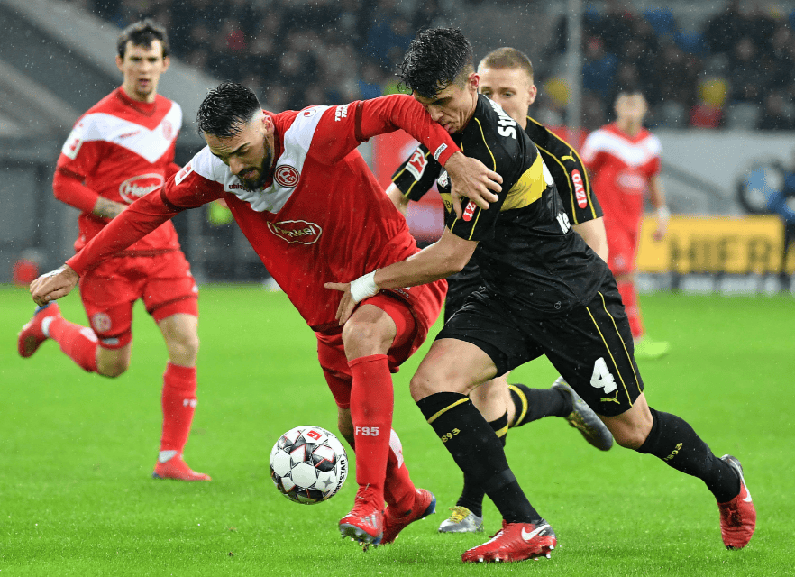 沙尔克04全面获胜,积分登顶 沙尔克04全面获胜,积分登顶