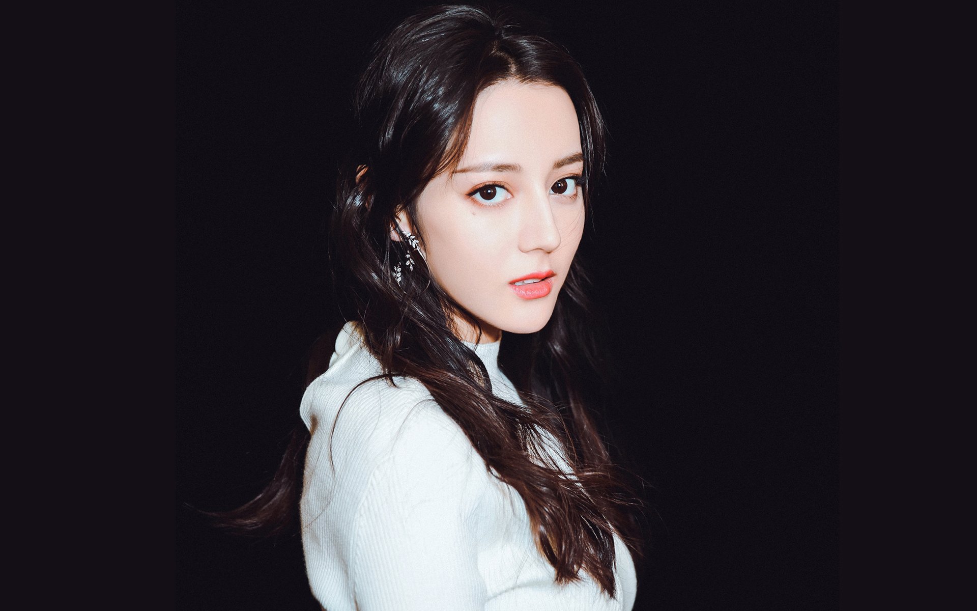 东方铁骑正面击溃轰鸣引擎，斯蒂芬·库里射落神迹谱写完美