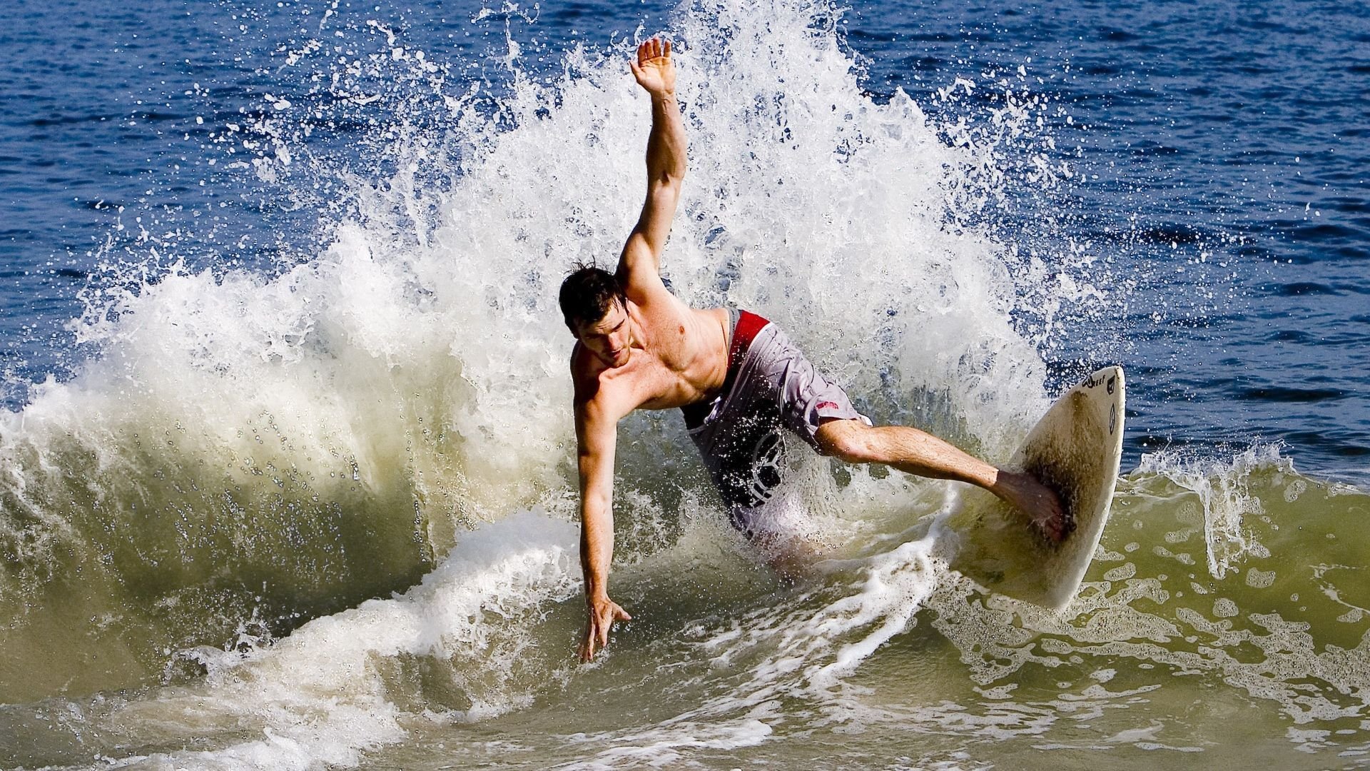 德布劳内降临马赛，一场友谊赛如何成为技术足球的加冕礼？