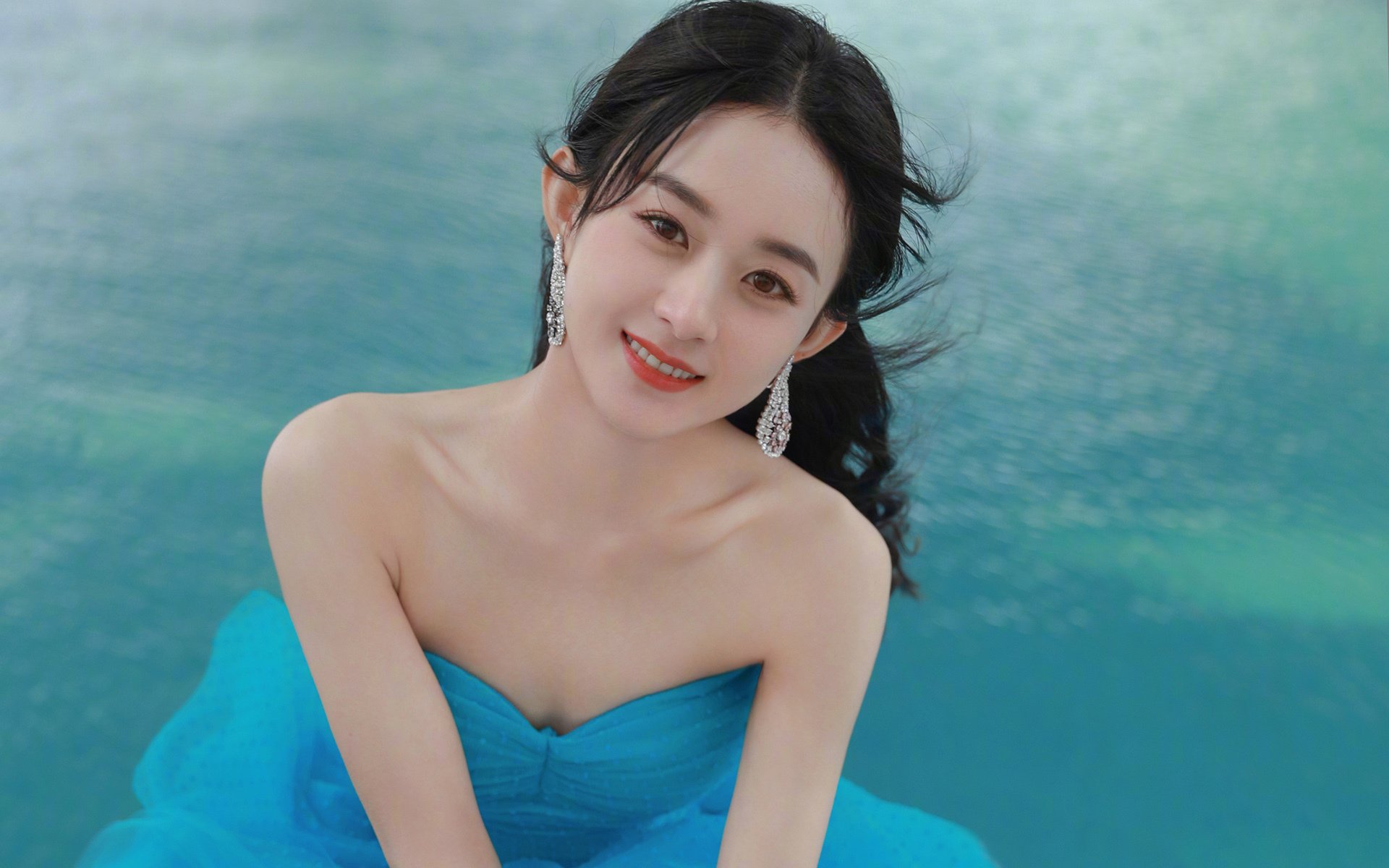 双星闪耀！凯恩戴帽摧毁敌阵，罗马铁蹄踏碎黄色潜水艇